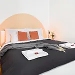 Spacious & Serene Downtown Home With Free Parking