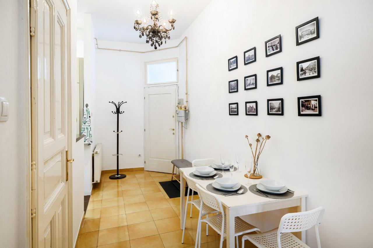 Spacious & Serene Downtown With Free Parking Apartament Budapesta